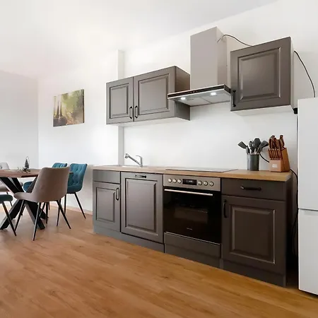 White House Apartments-app 4 Und 5 *