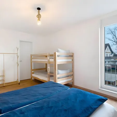 White House Apartments-app 4 Und 5 Apartment *
