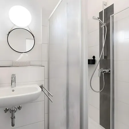 White House Apartments-app 4 Und 5 Daire *